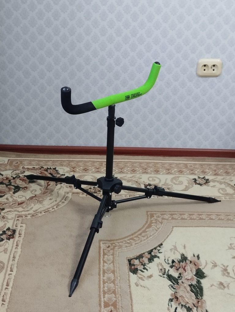 Подставка под удилище трёхножка.