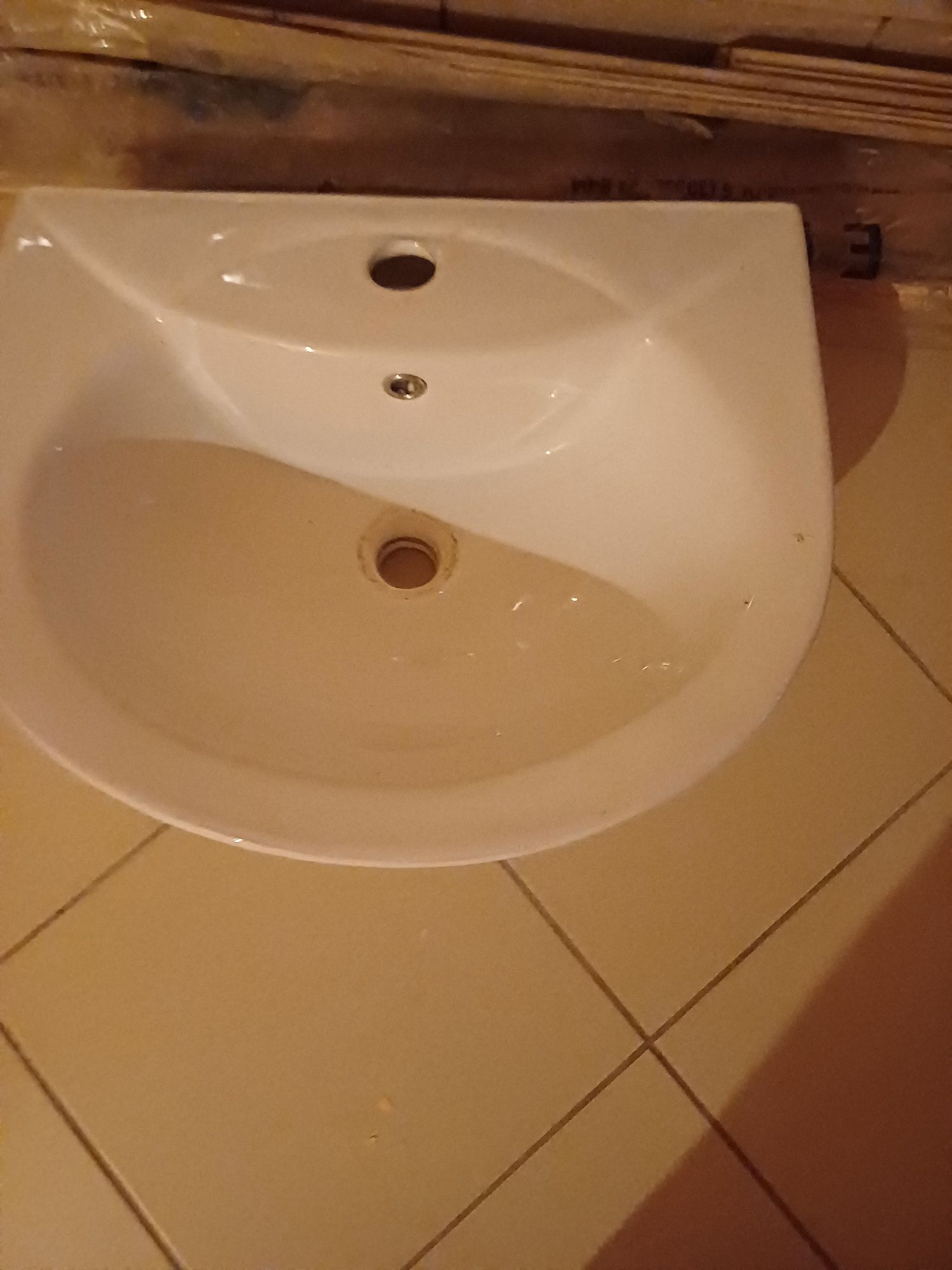 Продам раковины, унитаз