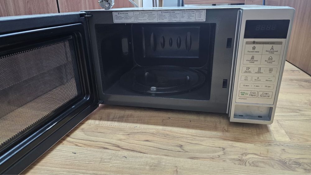 Продам микроволновую печь LG
