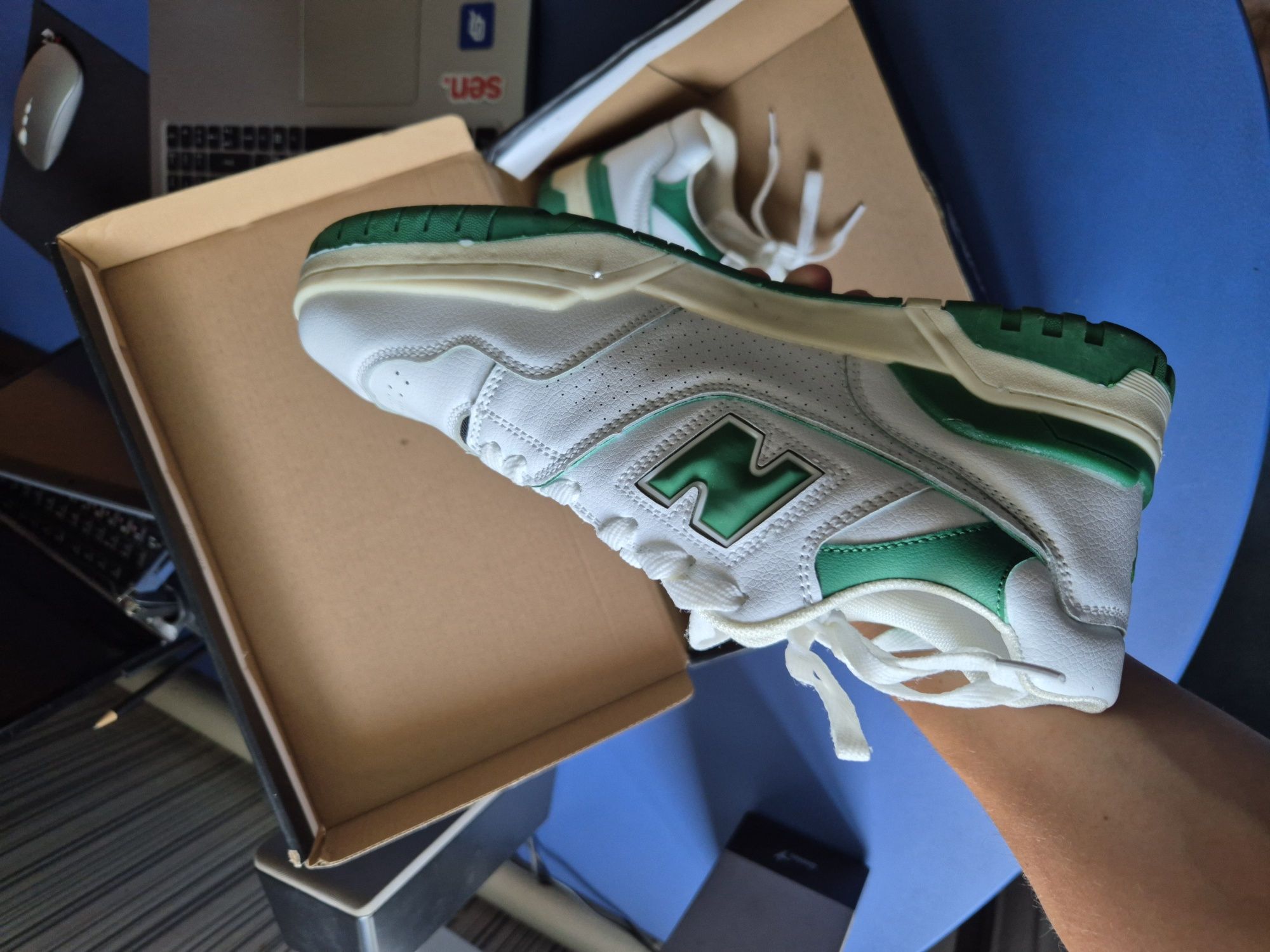 New balance кроссовка NEW