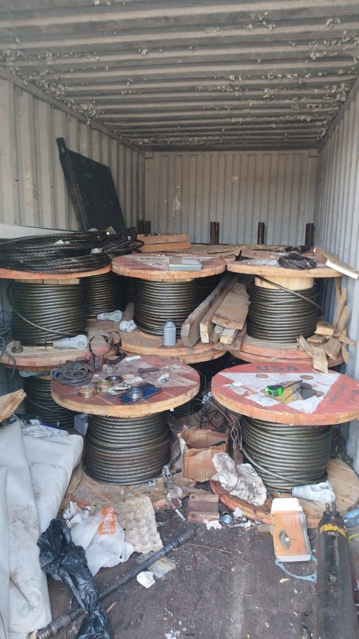 Продам тросы новый.