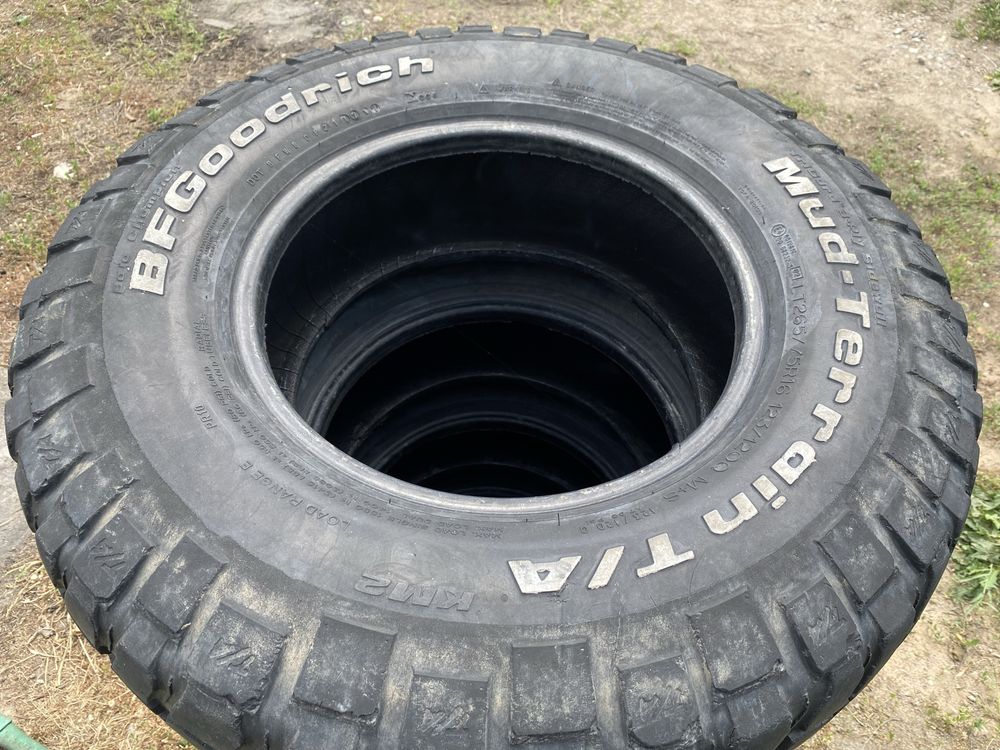 Комплект грязевые шины BFGoodrich M/T 265/75/16 265/75R16.