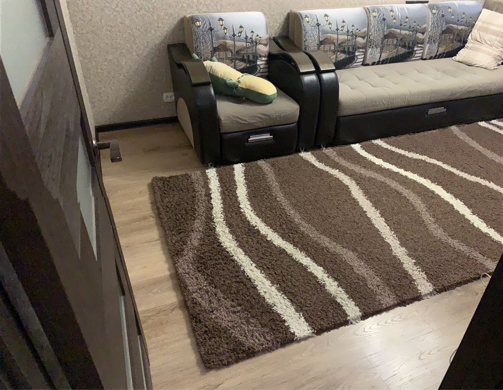 Продам палас/ковер в отличном состоянии 4х1.5м