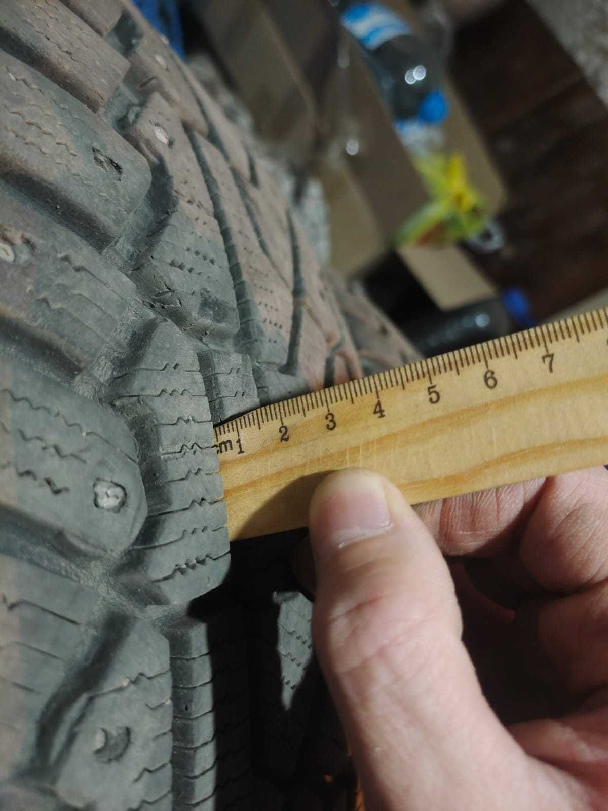 Шины зимние шипованные, б/у, Pirelli Ice Zero 205/60 R16, 4 шт.