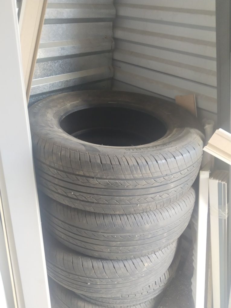 Шины комплект  215/65 R16