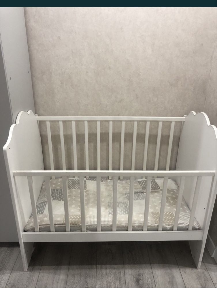 Продам кроватку-маятник