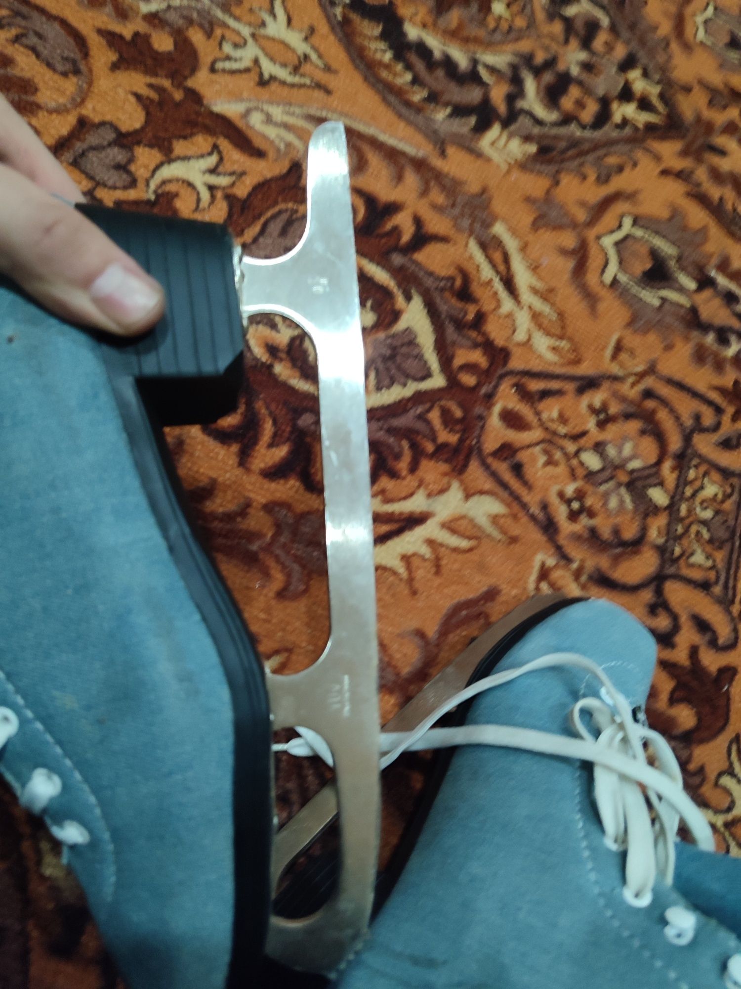 Продам коньки фигурные