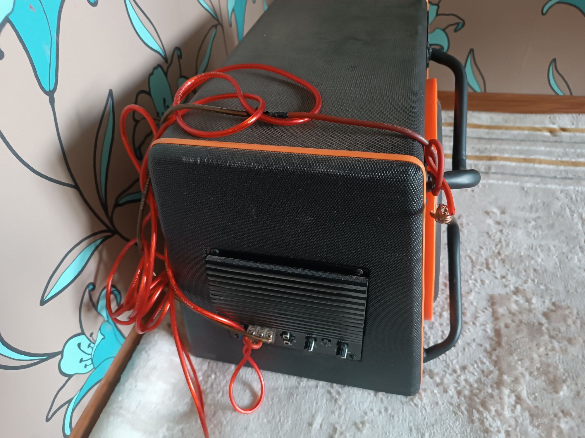 Продаю сабвуфер почти новая срочно