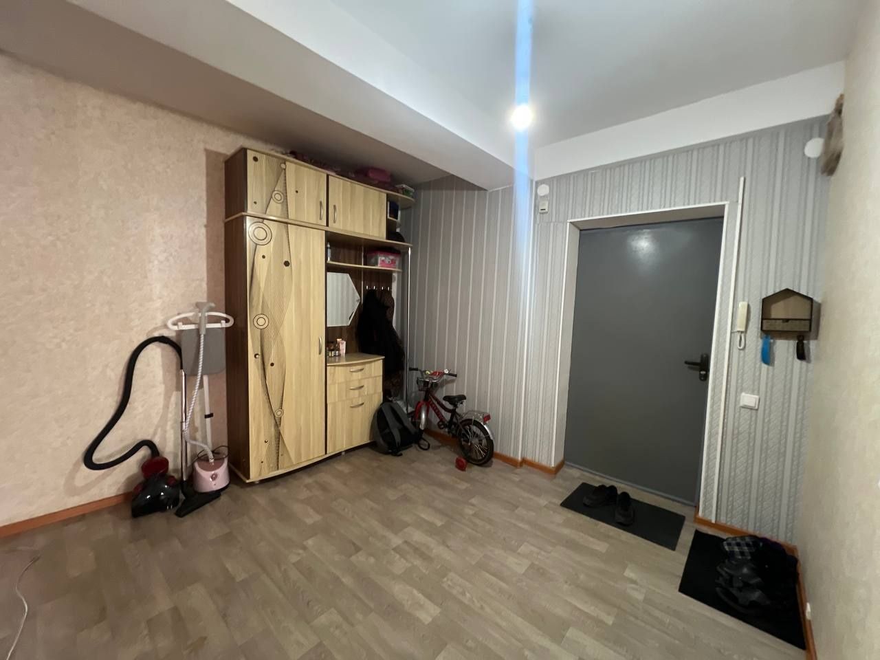 В Новостройки 2х комнатная ул. Абая 5А/3 на 5 этаже за поликлиникой