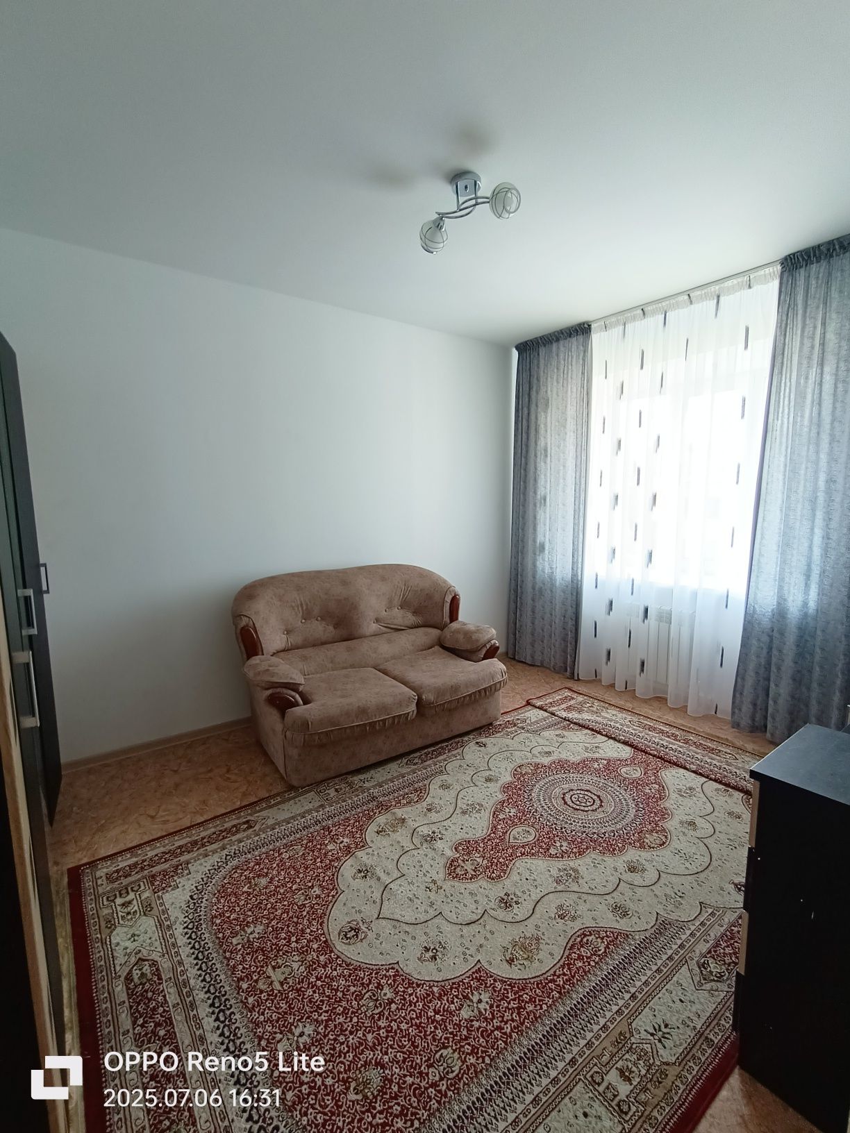 Сдам 3 х.кв. 3/5 эт. Батыс 2  дом.9/4