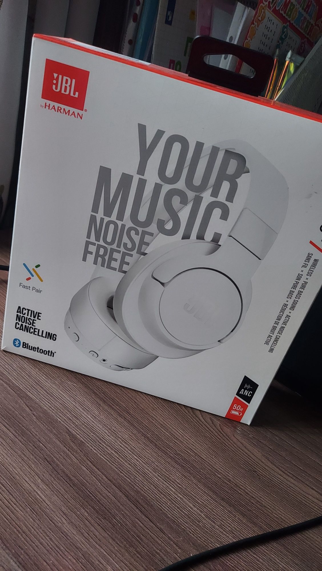 Продам наушники JBL