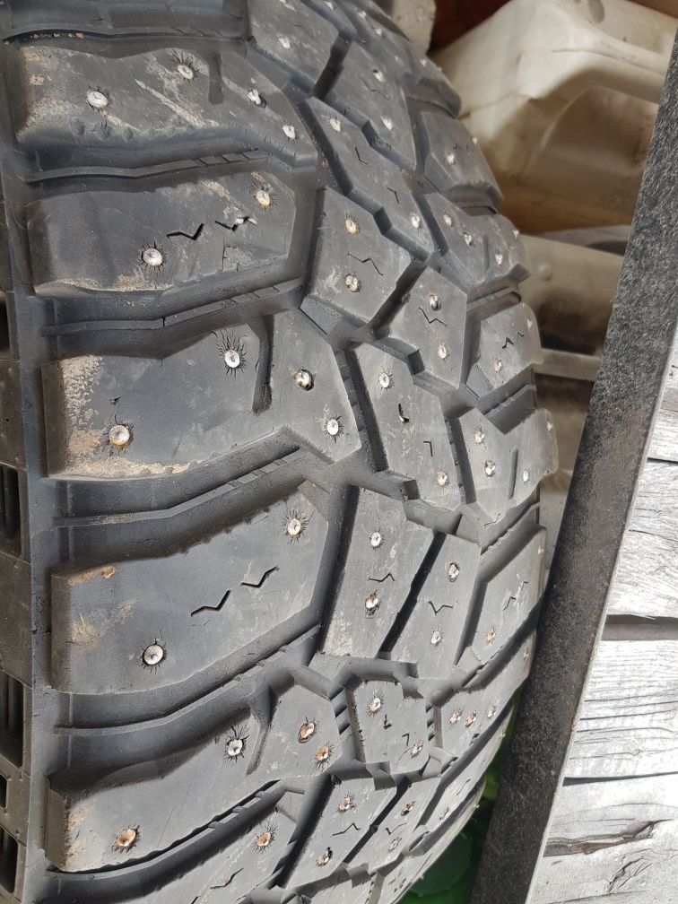 Шины зимние Cooper STT Pro 37х13.5х20