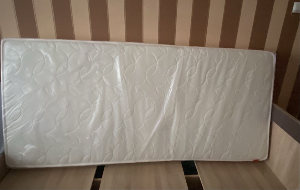 Продам спальную кровать .Новая .Могу продать по отдельности.