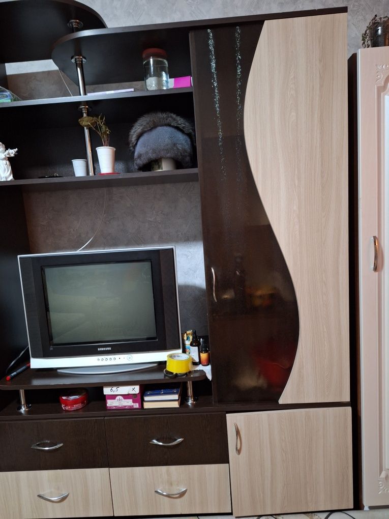 Срочно продаётся стенка