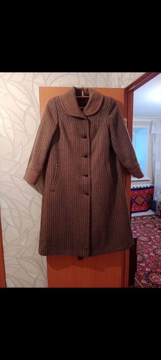 Продам пальто женское размер 48,за 15тысяч.тнг.