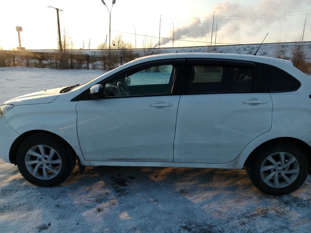 Продам машину Lada X-RAY