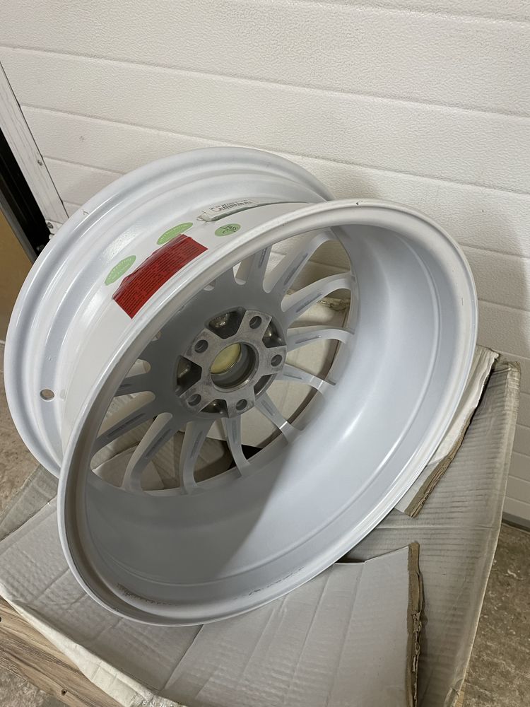 Alcasta M31.   R16.  5x112