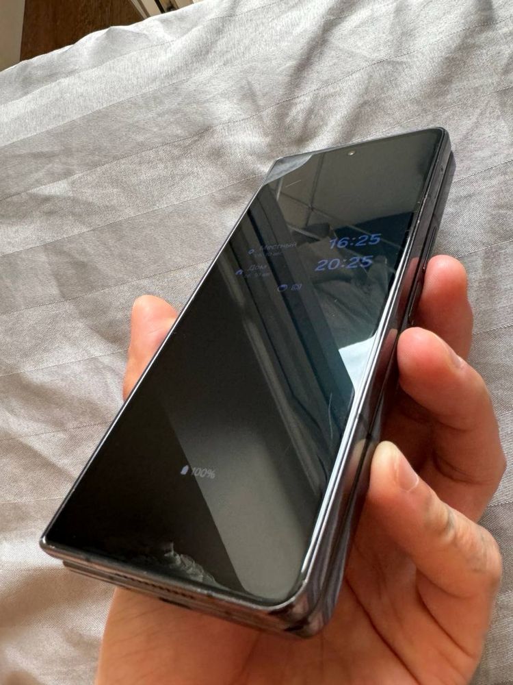 Продаю Samsung Fold 4