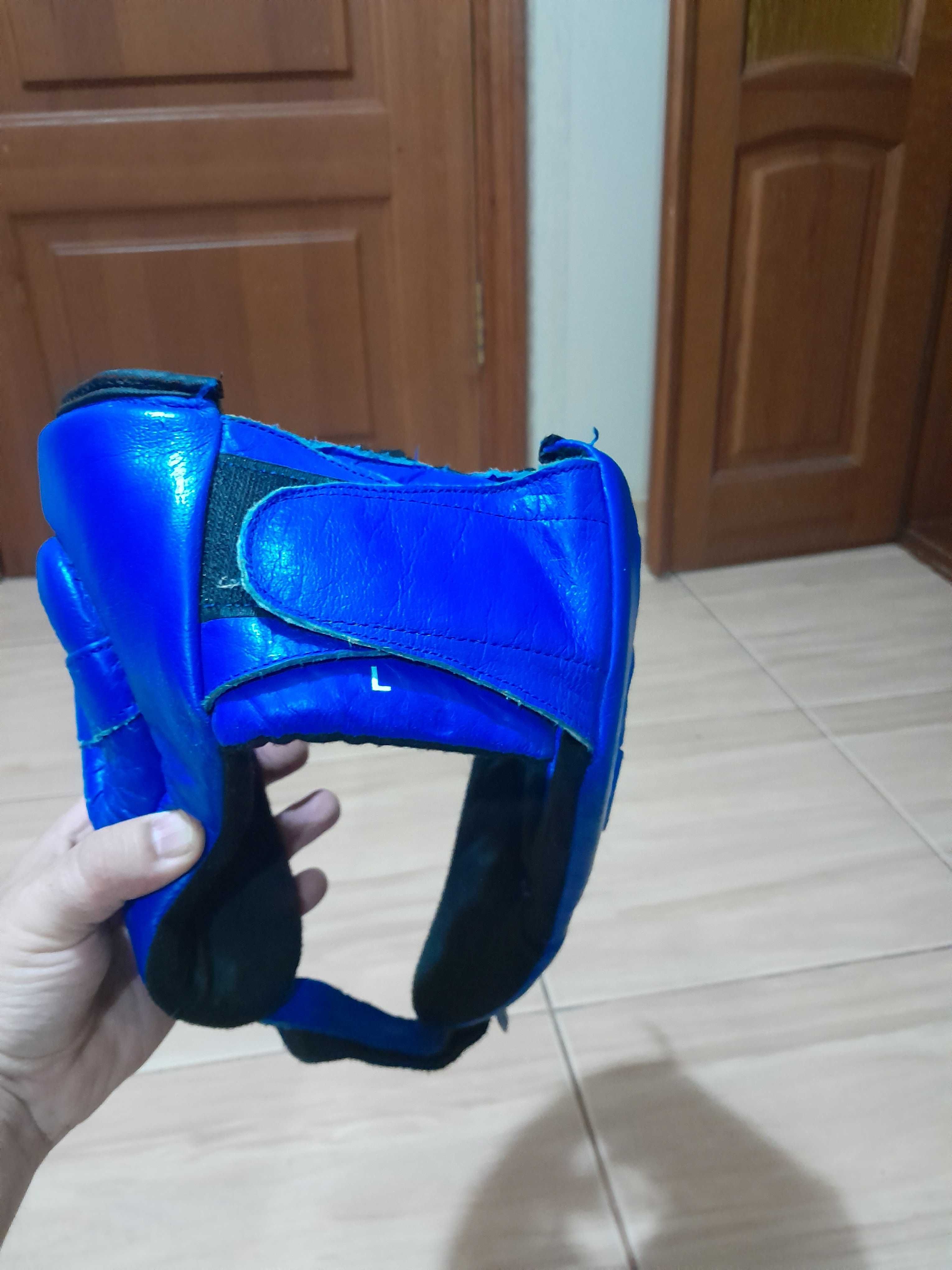 Шлем для единоборств