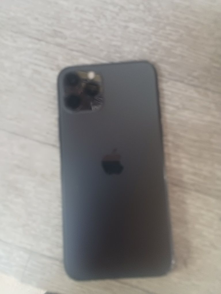 Iphone 11 pro  буу