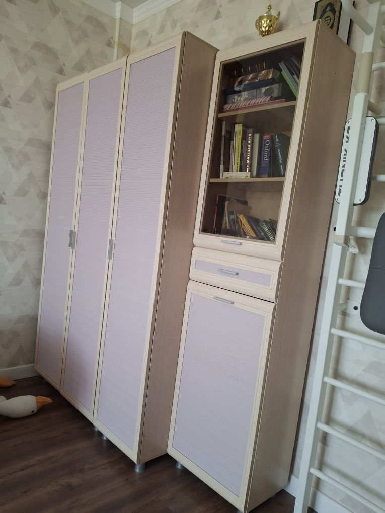 Продаётся  гарнитур
