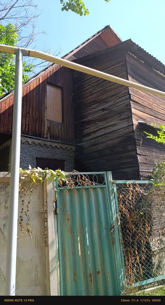 Продам дом дача в районе кок тобе 10 соток с отличным видом
