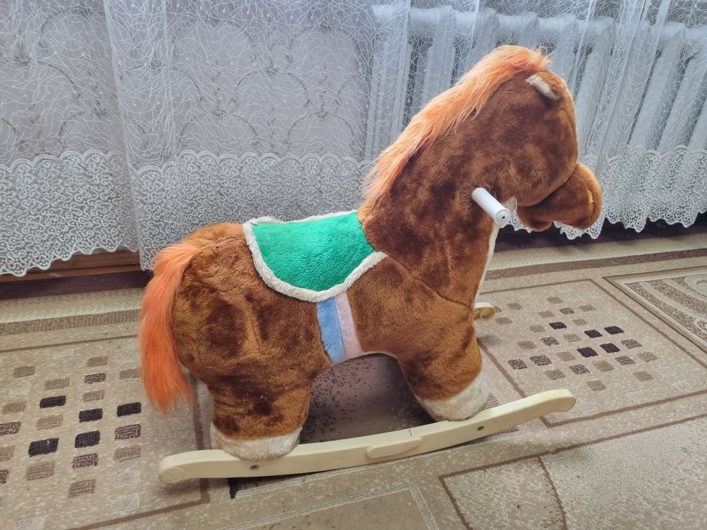 Продам игрушку коняшку