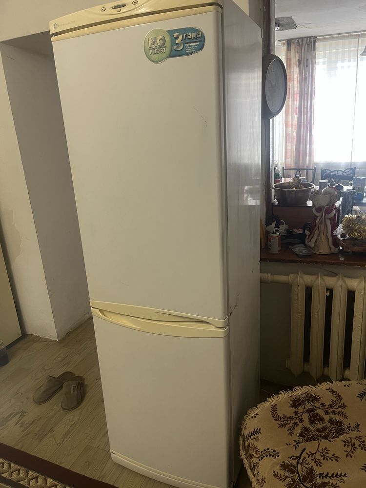 Продам холодильник