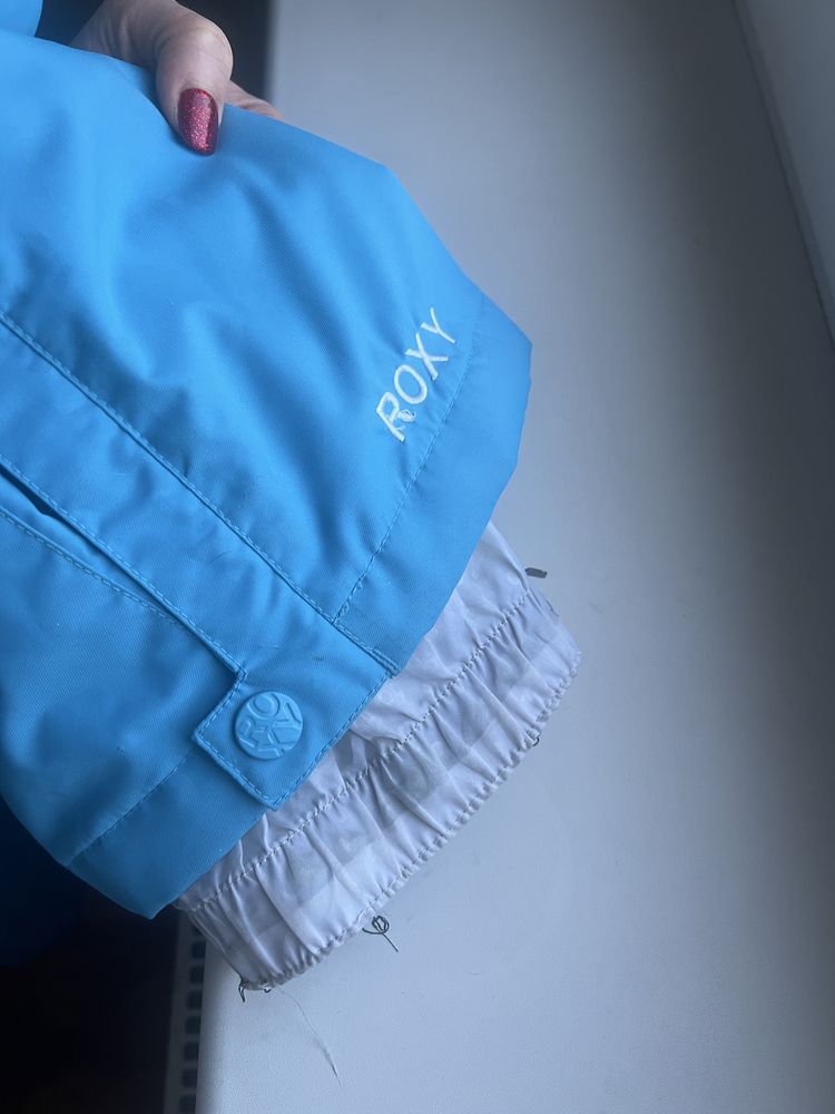Продам горнолыжные штаны Roxy и теплую женскую одежду размера M