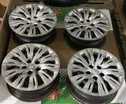 Продам диски R16 с колпаками оригинальными
