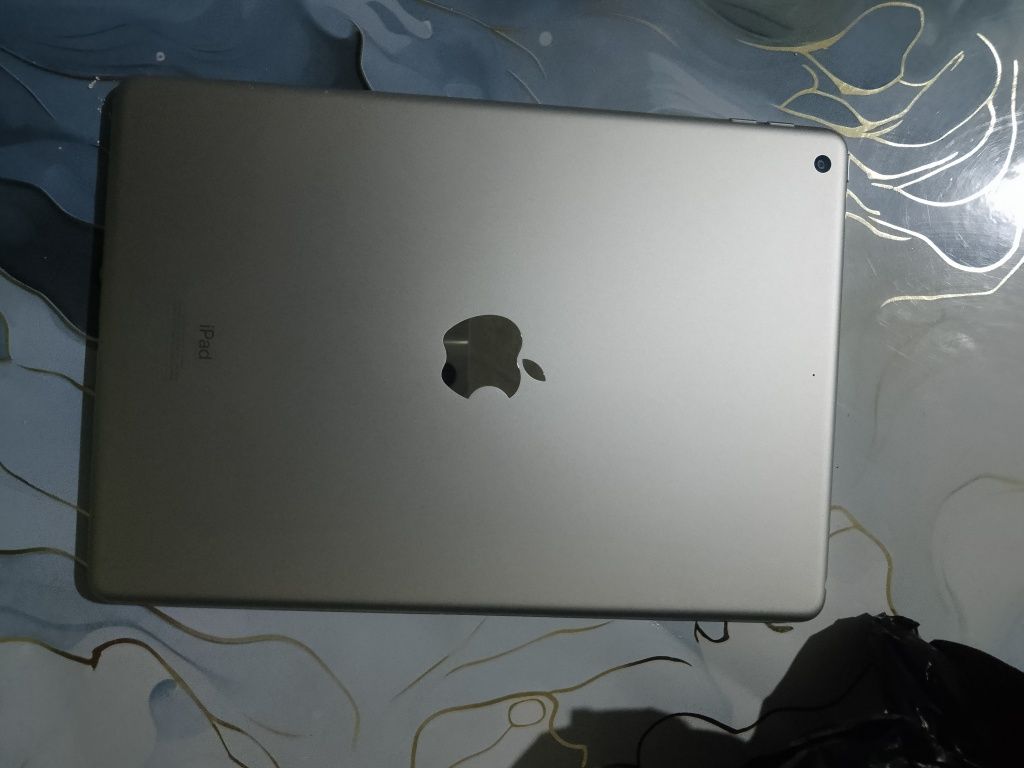 iPad новым идеальном состоянии