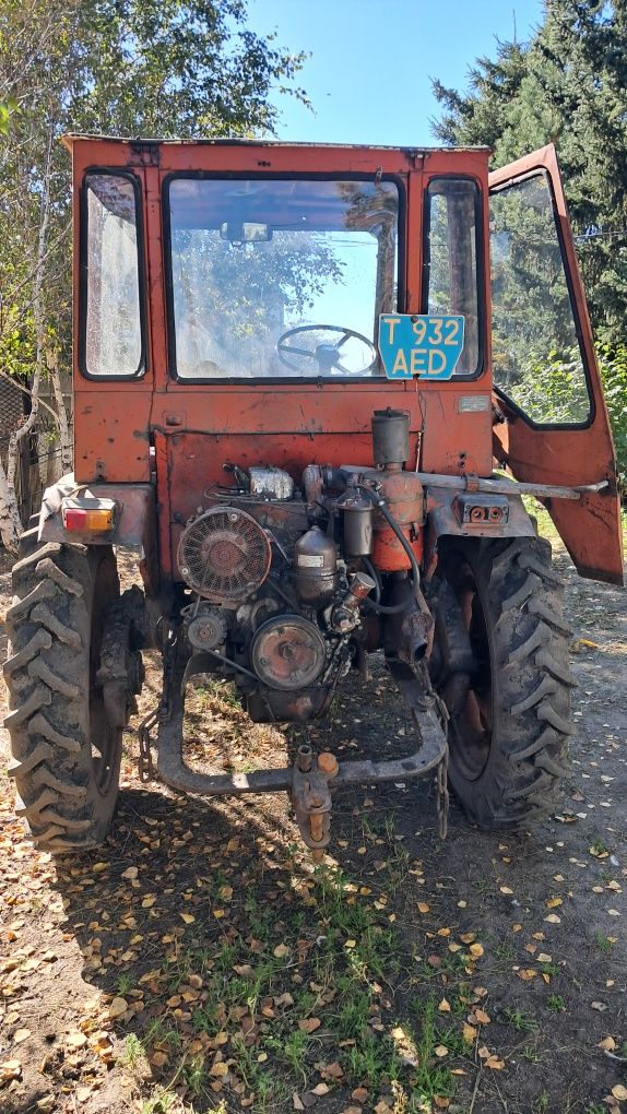 Продам трактор Т 16