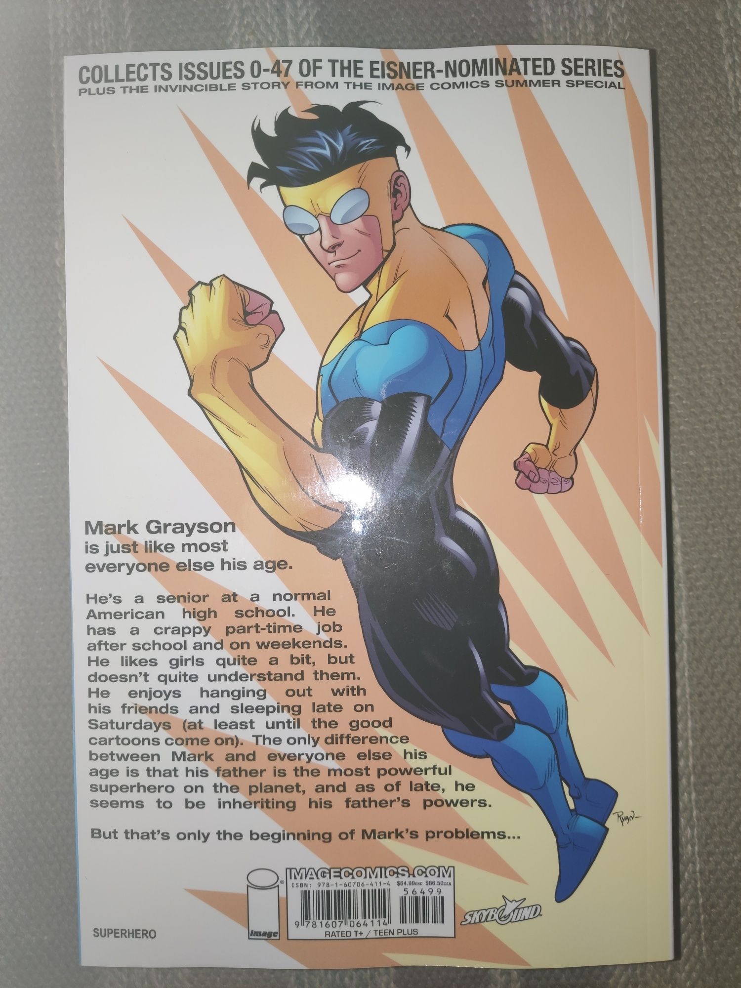 Invincible compendium one