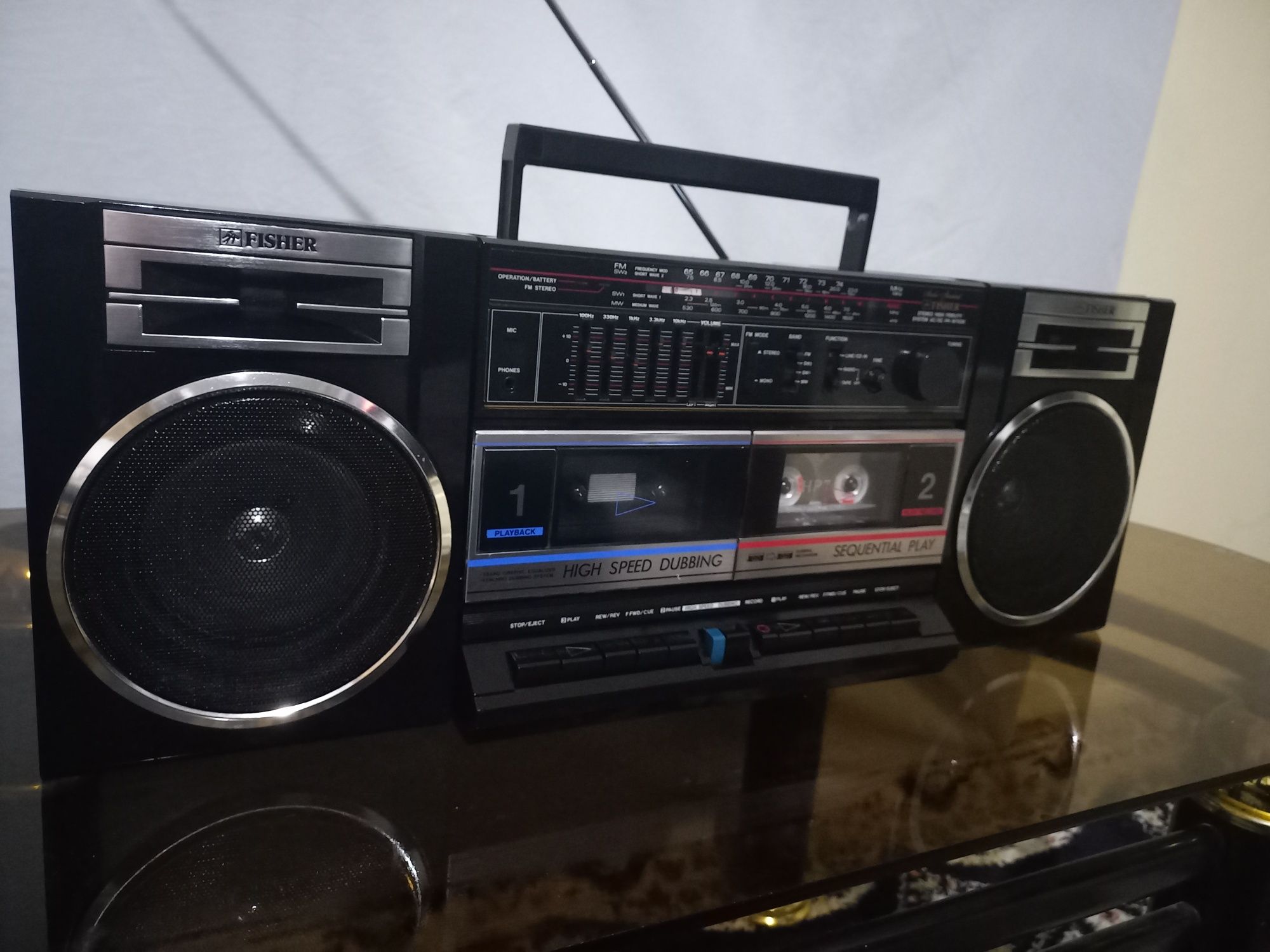 Продам  магнитолу фишер w702k