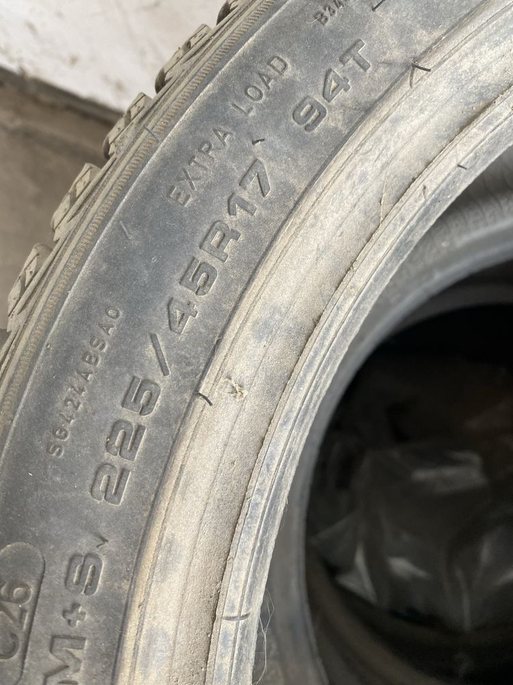 Зимние шины 225/45/17