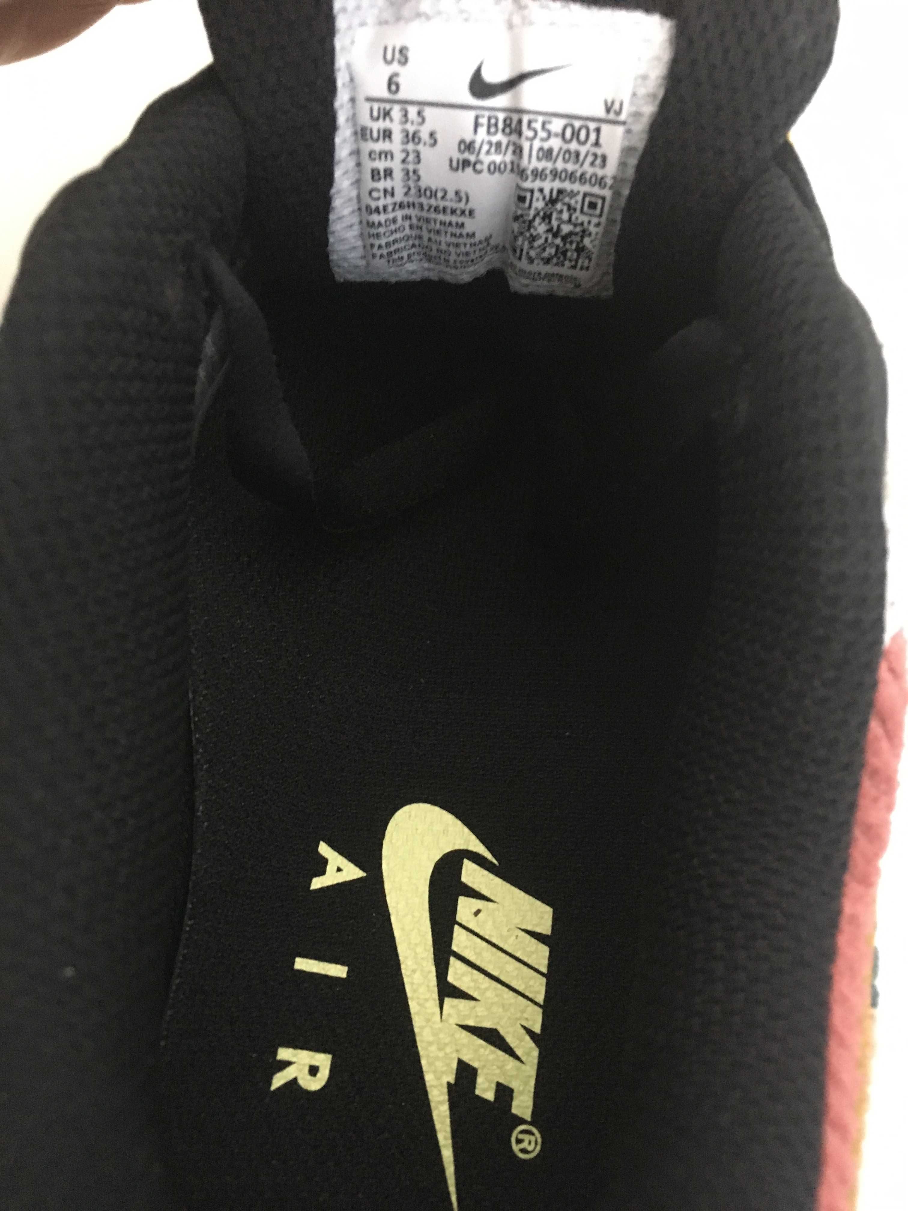 Кроссовки Nike мультиколор 36.5
