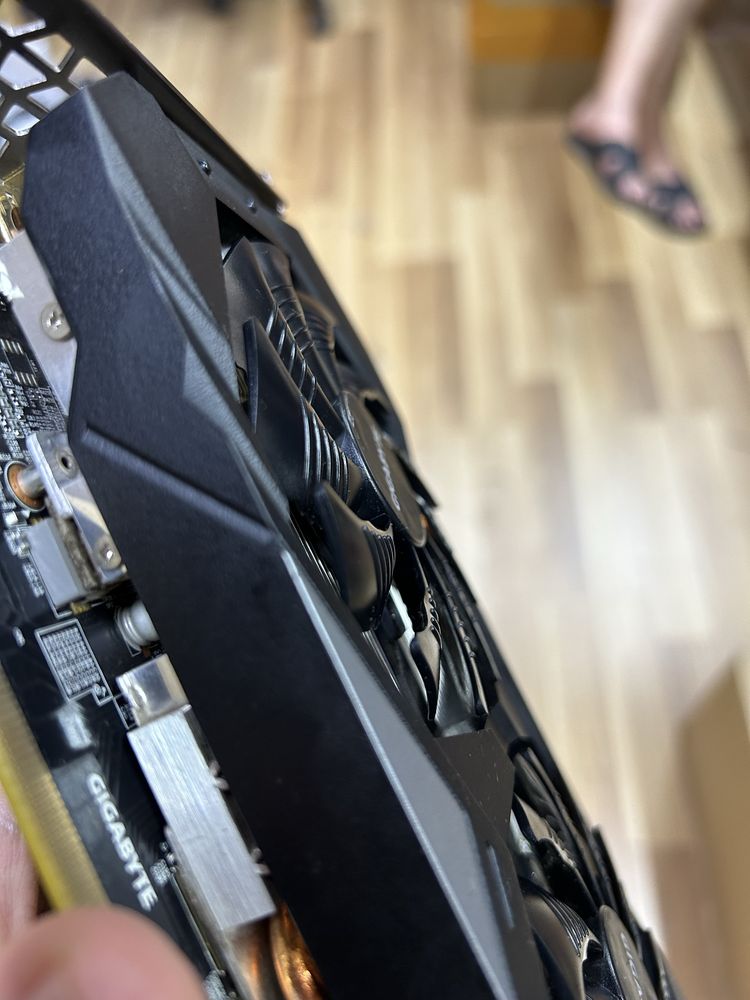 Продам GTX 1660 super gigabyte