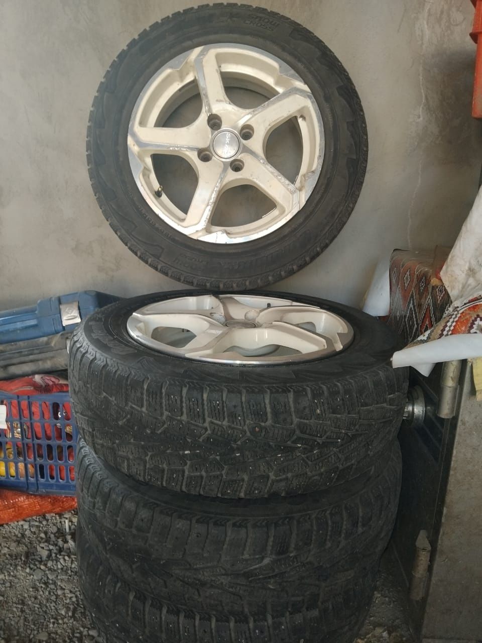 Продам зимнюю резину