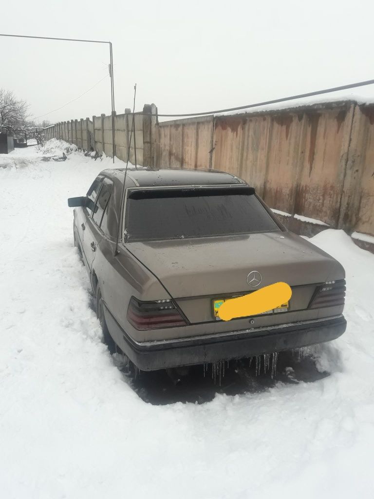 Мерседес 230 продам на запчасти