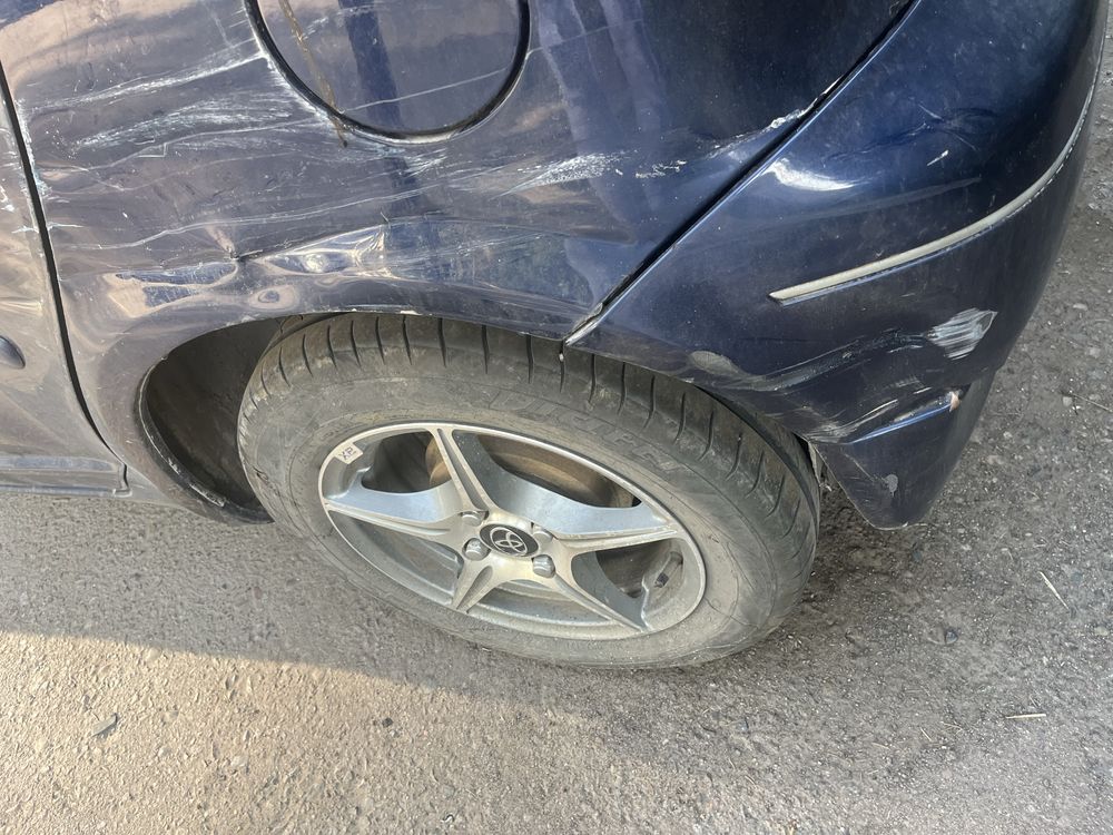 Toyota vitz clavia после ДТП