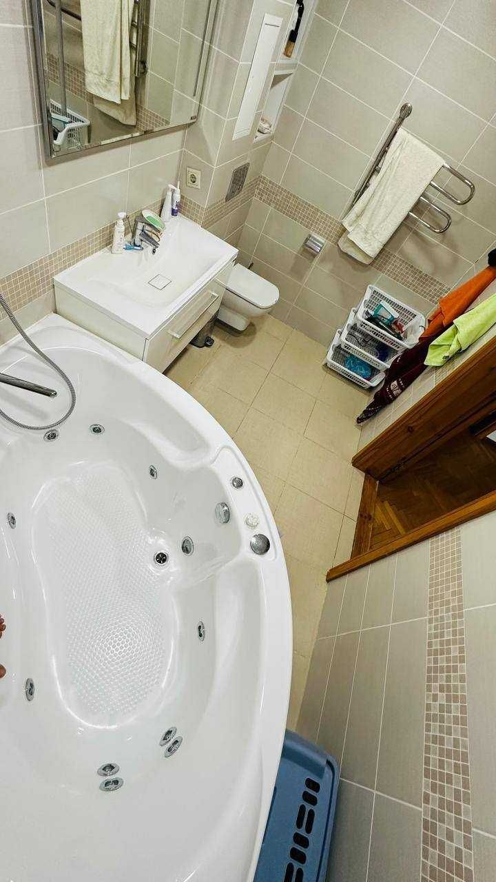 5-комнатная квартира · 170 м² · 3/5 этаж, центр города, Казахтелеком