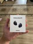 Наушники Samsung Galaxy Buds FE с коробкой, но без кабеля.