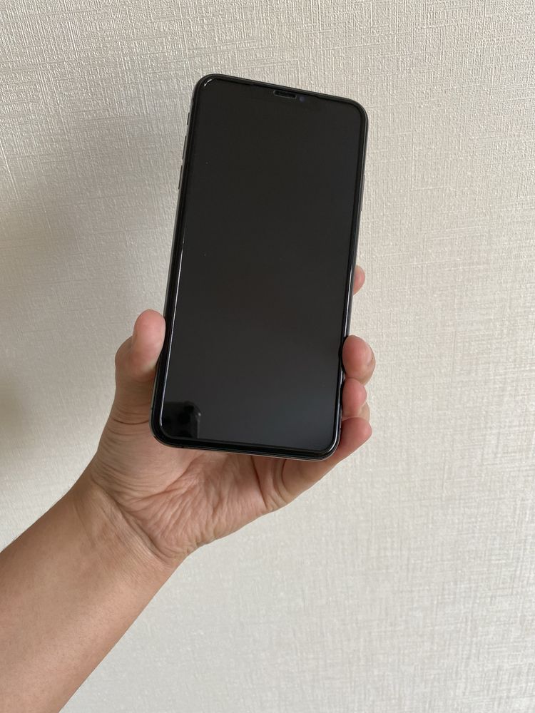 iPhone XS Max 64 GB - в отличном состоянии!