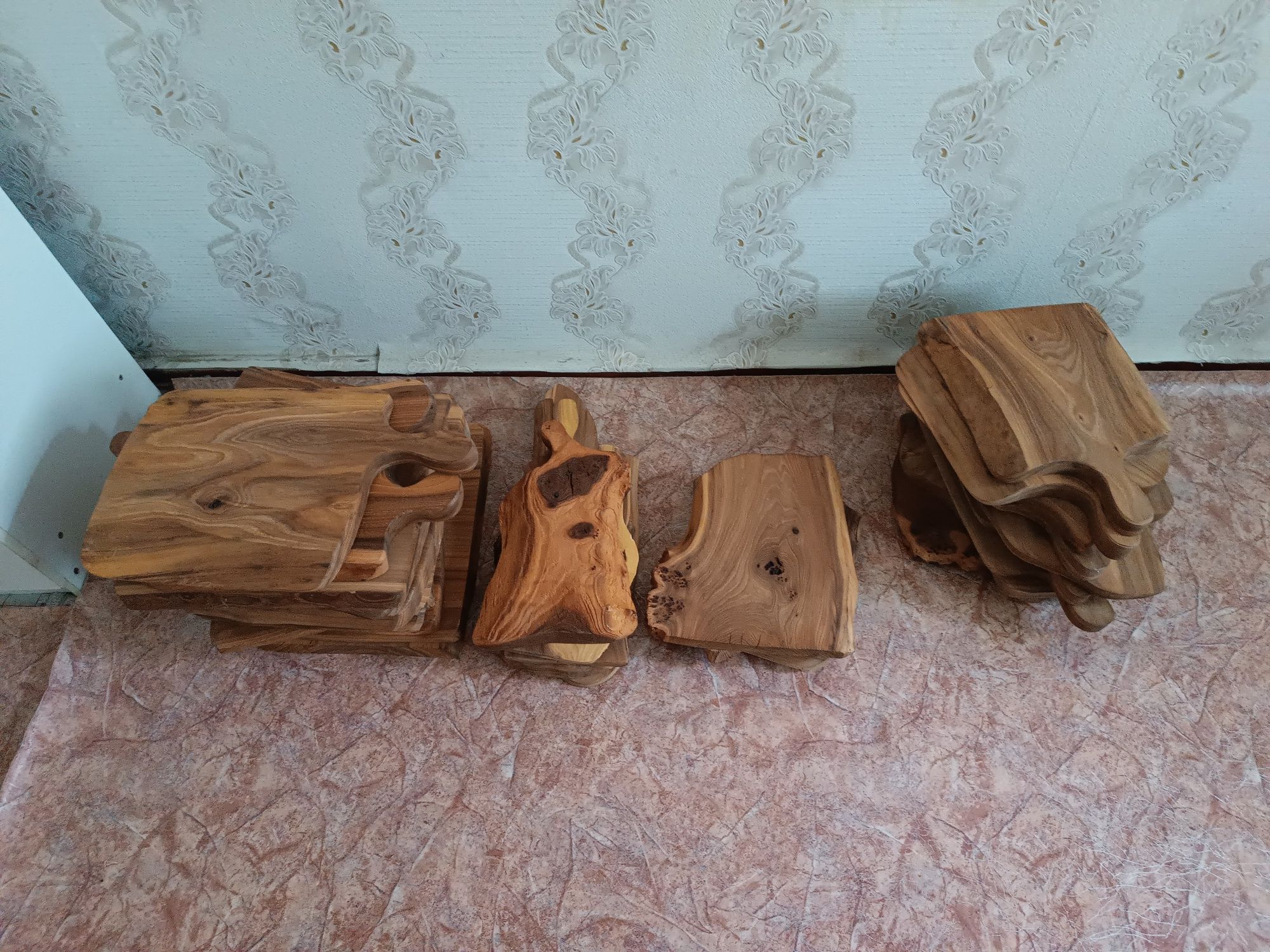 Разделочные доски. Подносы,чашки. Из массива натурального дерева.