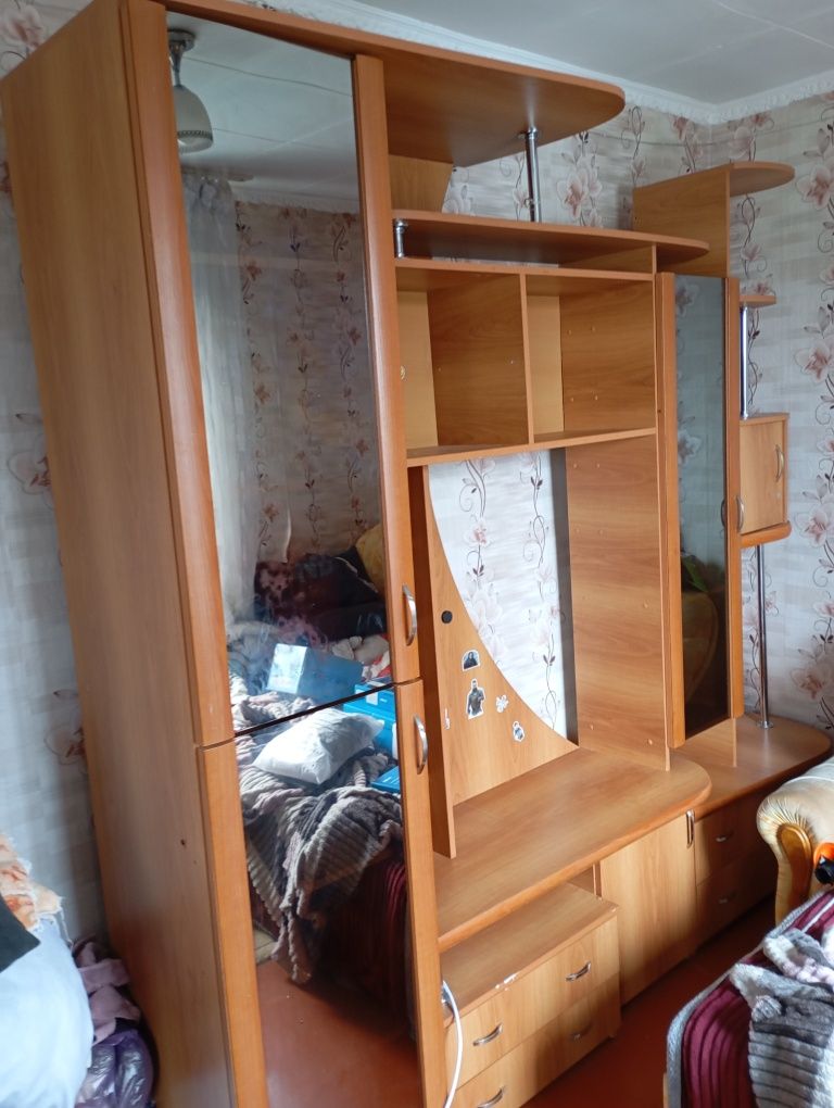 Продам шкаф срочно