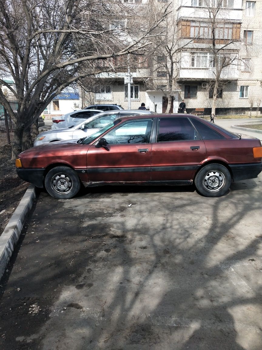 Продам автомобиль Ауди 80