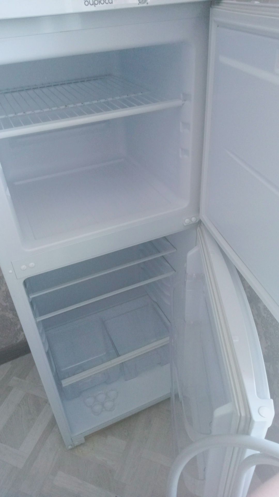Срочно продам холодильник состояние новый