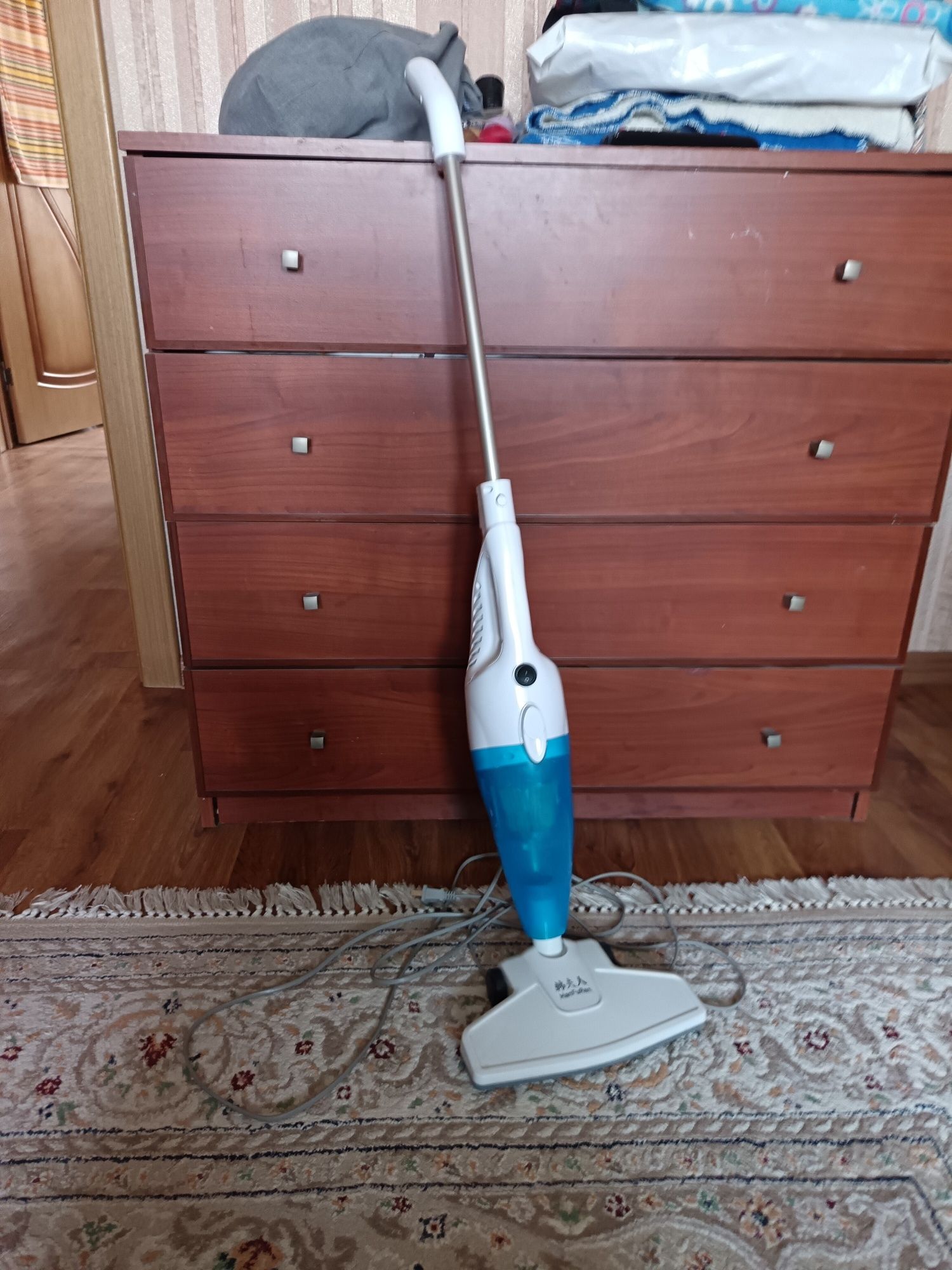 Продам пылесос ручной почти новый