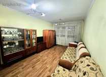 Продам 1-комнатную квартиру в общежитии, 30,4 м², район Тастак-1