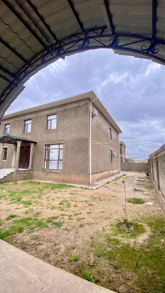 Продам 2 х этажный дом,8 комнат.